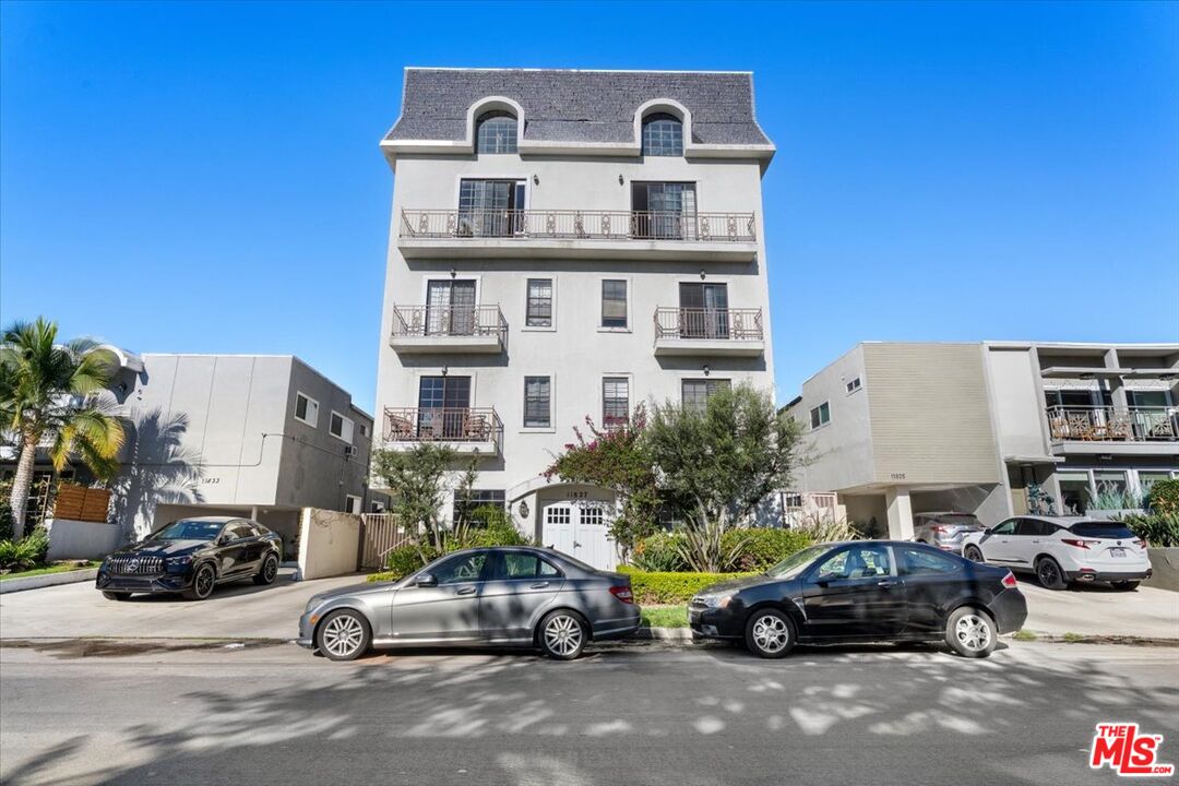 11827 Goshen Ave Unit: 201