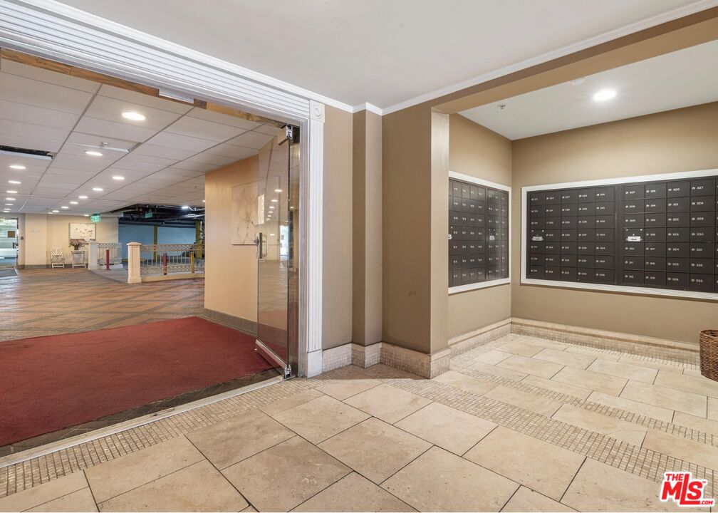 620 S Gramercy Pl Unit: 122