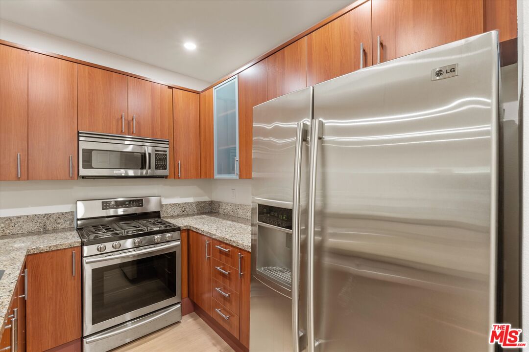 620 S Gramercy Pl Unit: 122