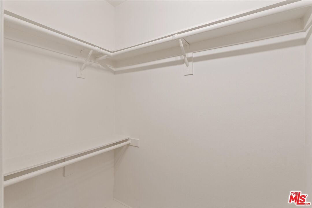 620 S Gramercy Pl Unit: 122