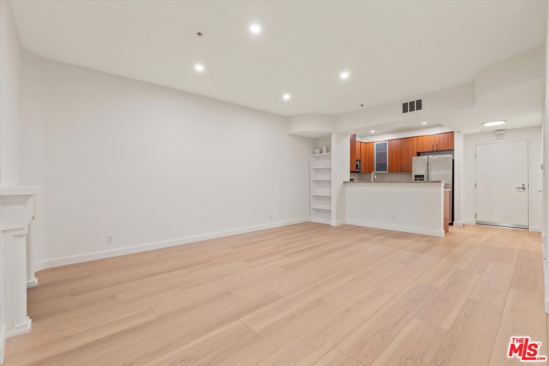 620 S Gramercy Pl Unit: 122