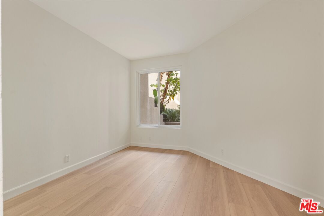 620 S Gramercy Pl Unit: 122