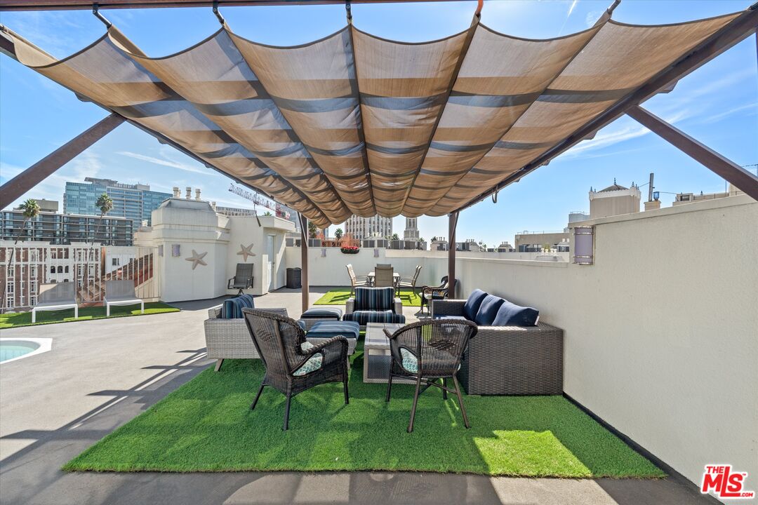 620 S Gramercy Pl Unit: 122