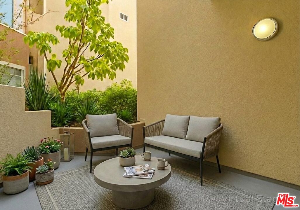 620 S Gramercy Pl Unit: 122