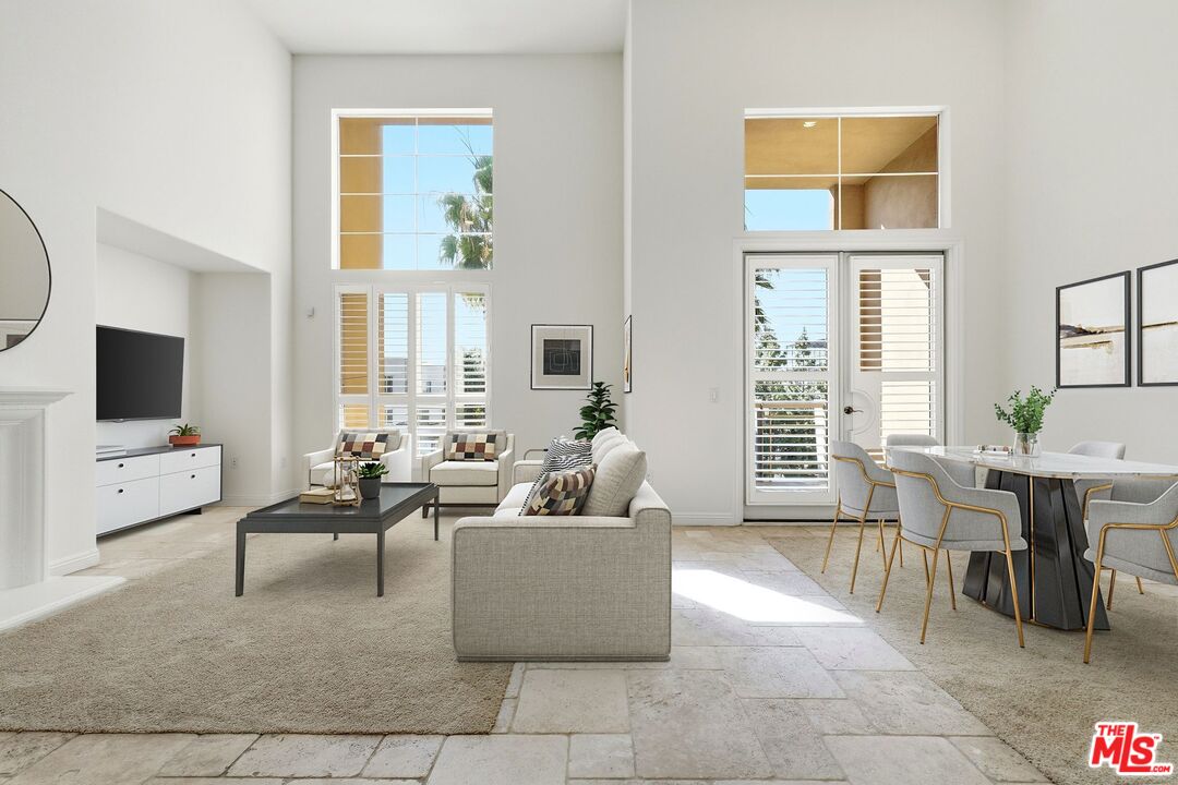 5831 Seawalk Dr Unit: 240