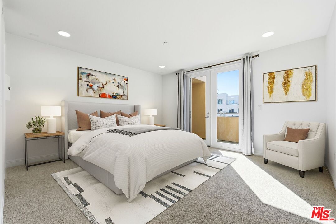 5831 Seawalk Dr Unit: 240