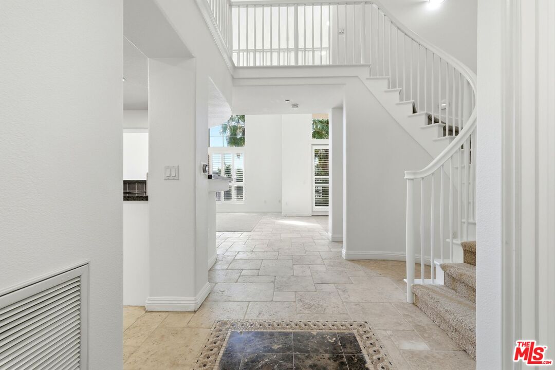 5831 Seawalk Dr Unit: 240