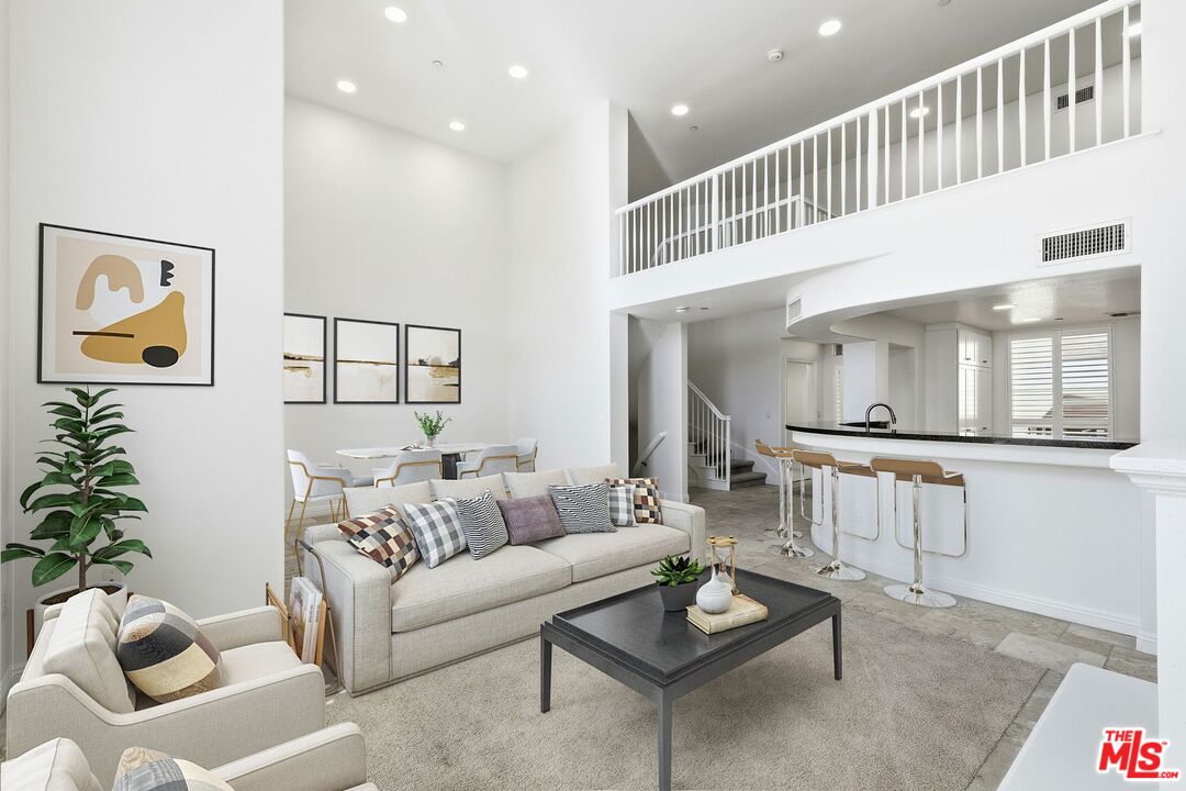 5831 Seawalk Dr Unit: 240