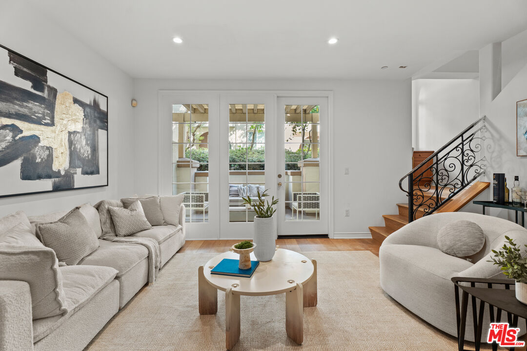 5935 Playa Vista Dr Unit: 113