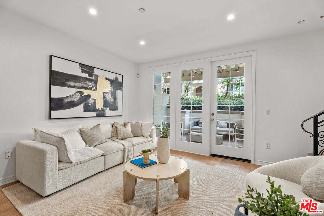 5935 Playa Vista Dr Unit: 113