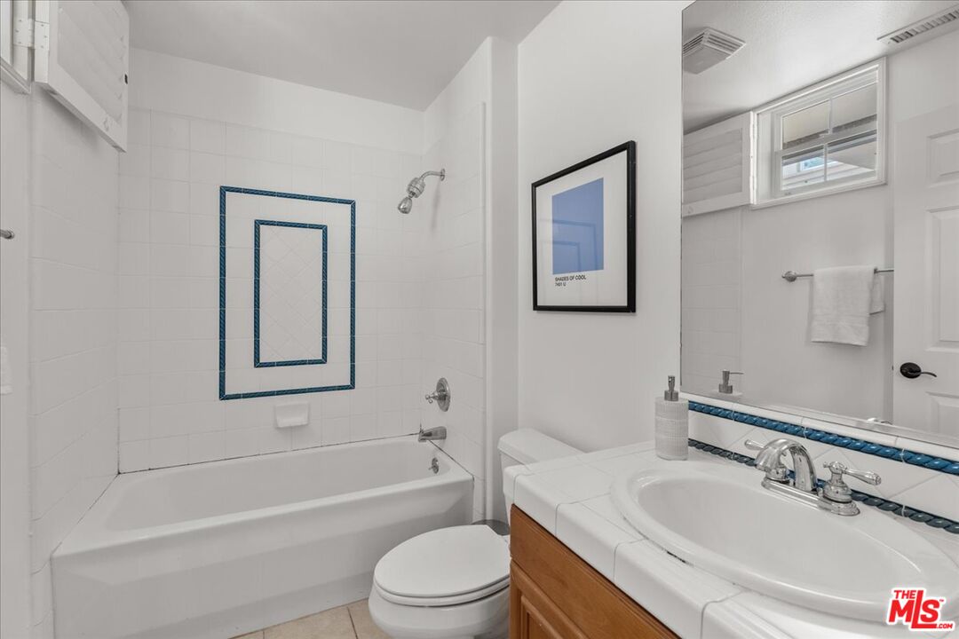 5935 Playa Vista Dr Unit: 113