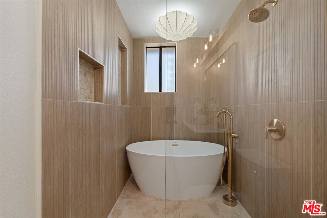 1807 10th St Unit: 4