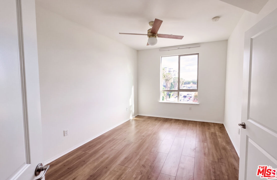 100 S Alameda St Unit: 455