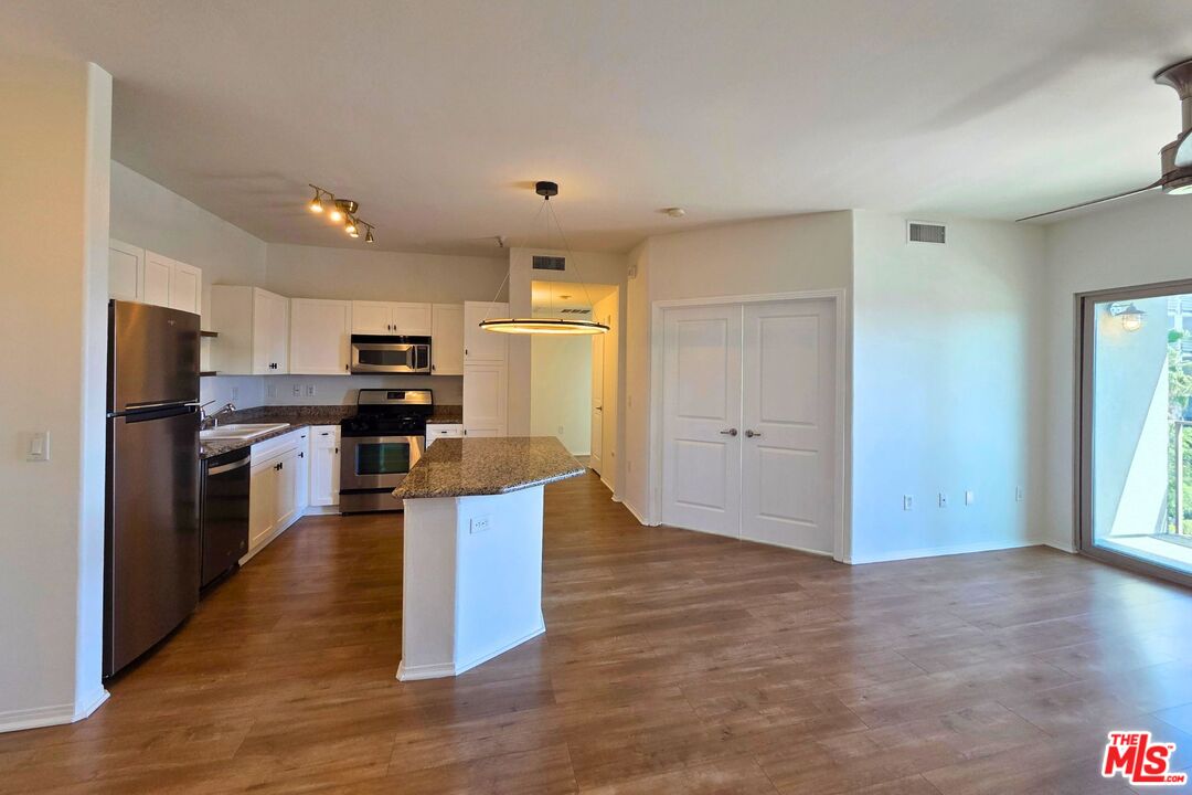 100 S Alameda St Unit: 455