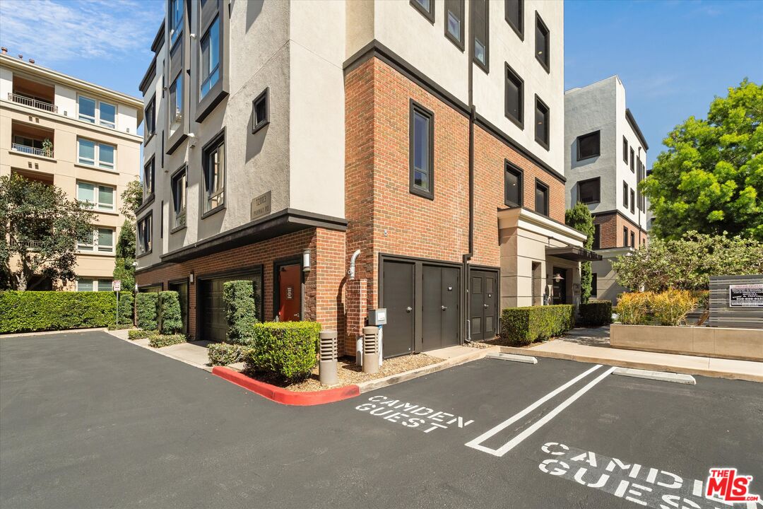 12883 Runway Rd Unit: 1