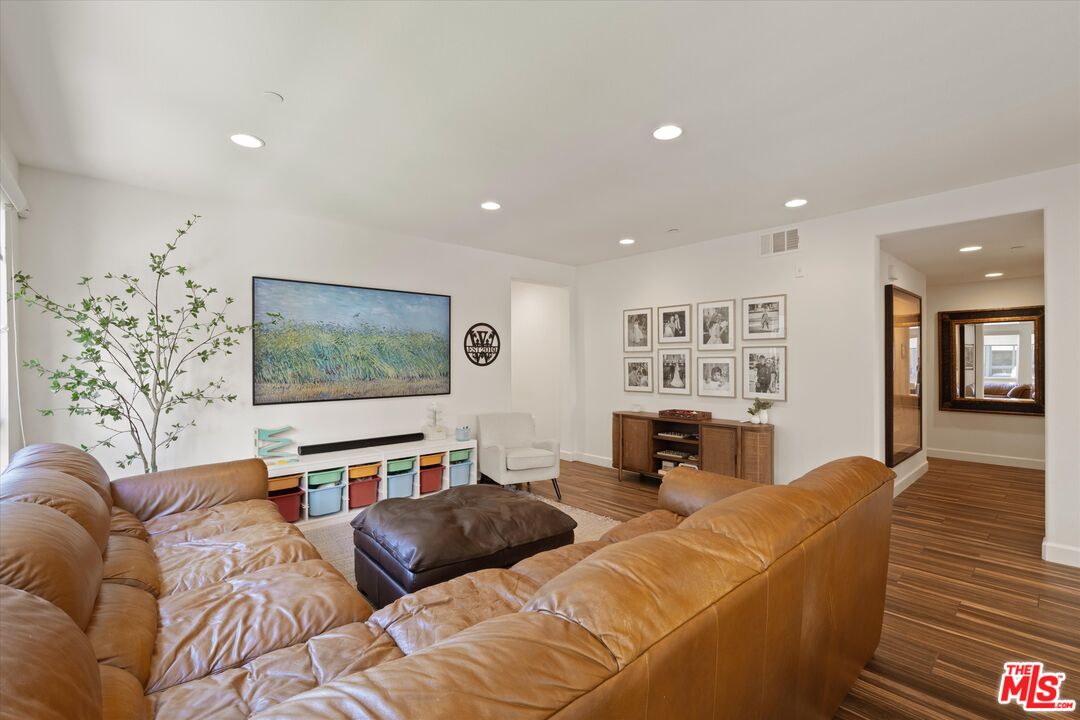 12883 Runway Rd Unit: 1