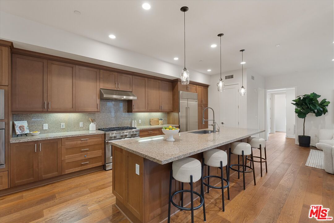 5850 Mcconnell Ave Unit: 1