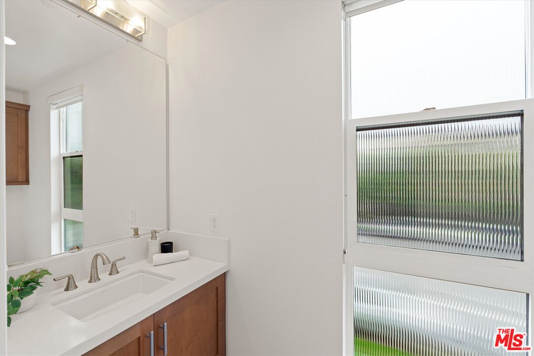 5850 Mcconnell Ave Unit: 1