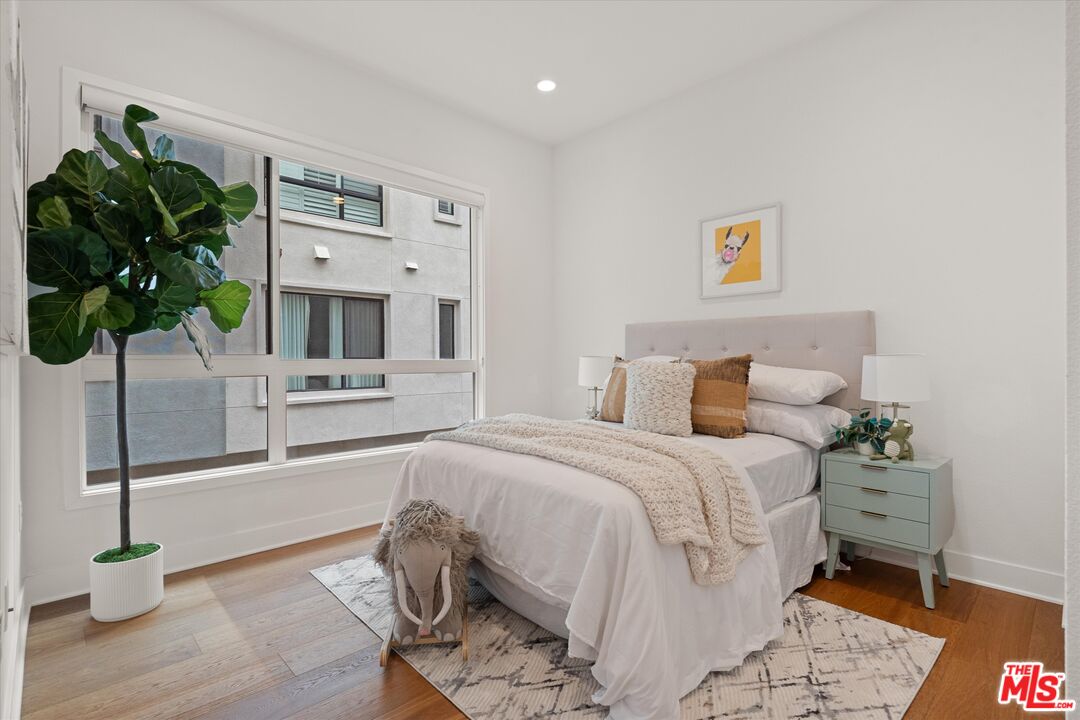 5850 Mcconnell Ave Unit: 1