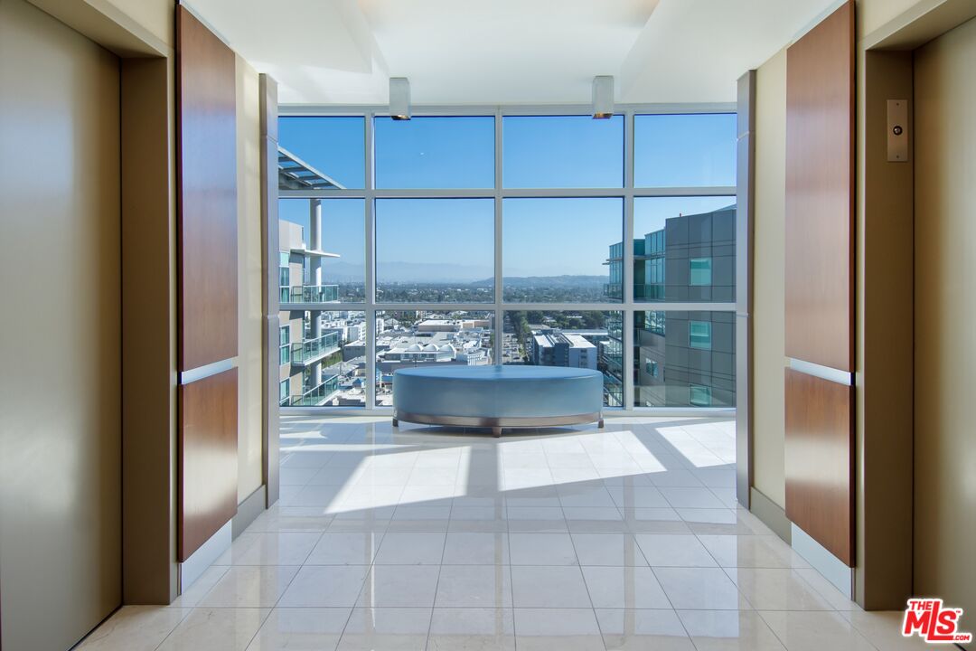13700 Marina Pointe Dr Unit: 1401