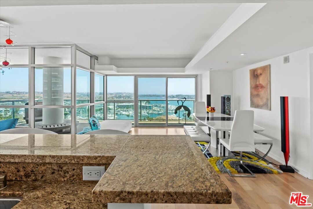 13700 Marina Pointe Dr Unit: 1401