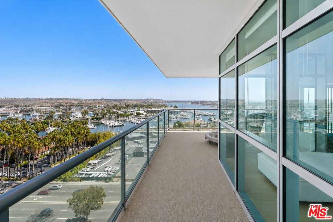 13700 Marina Pointe Dr Unit: 1401