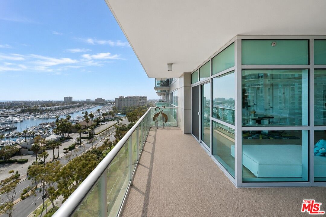 13700 Marina Pointe Dr Unit: 1401