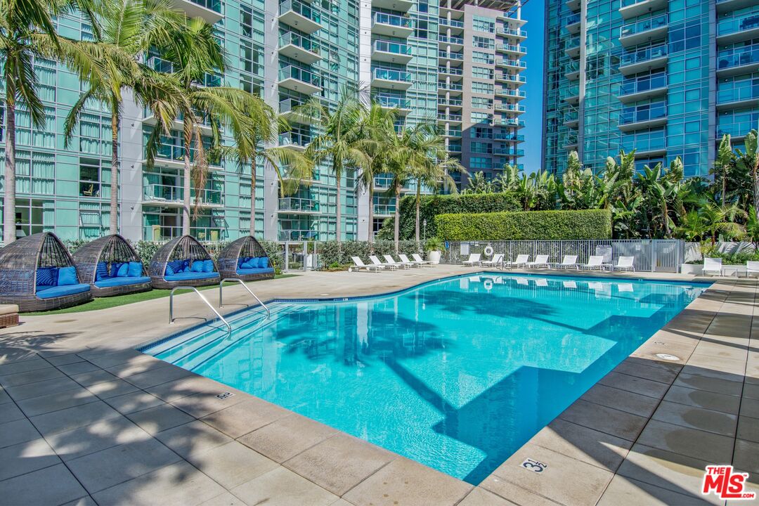 13700 Marina Pointe Dr Unit: 1401