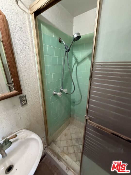 8811 Delano Dr