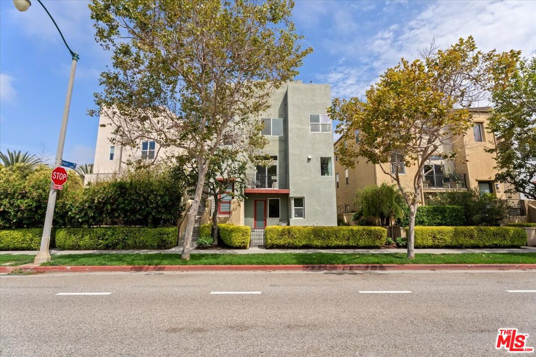 13027 Bluff Creek Dr