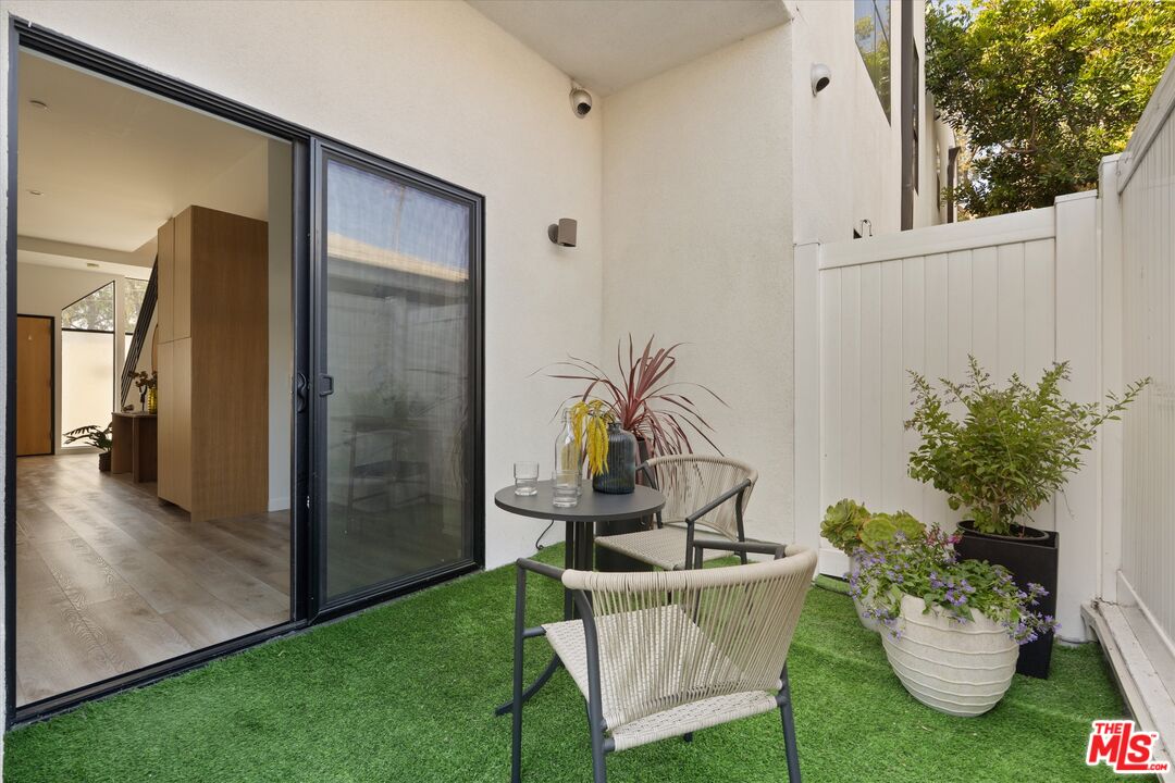 3961 Tilden Ave Unit: 3