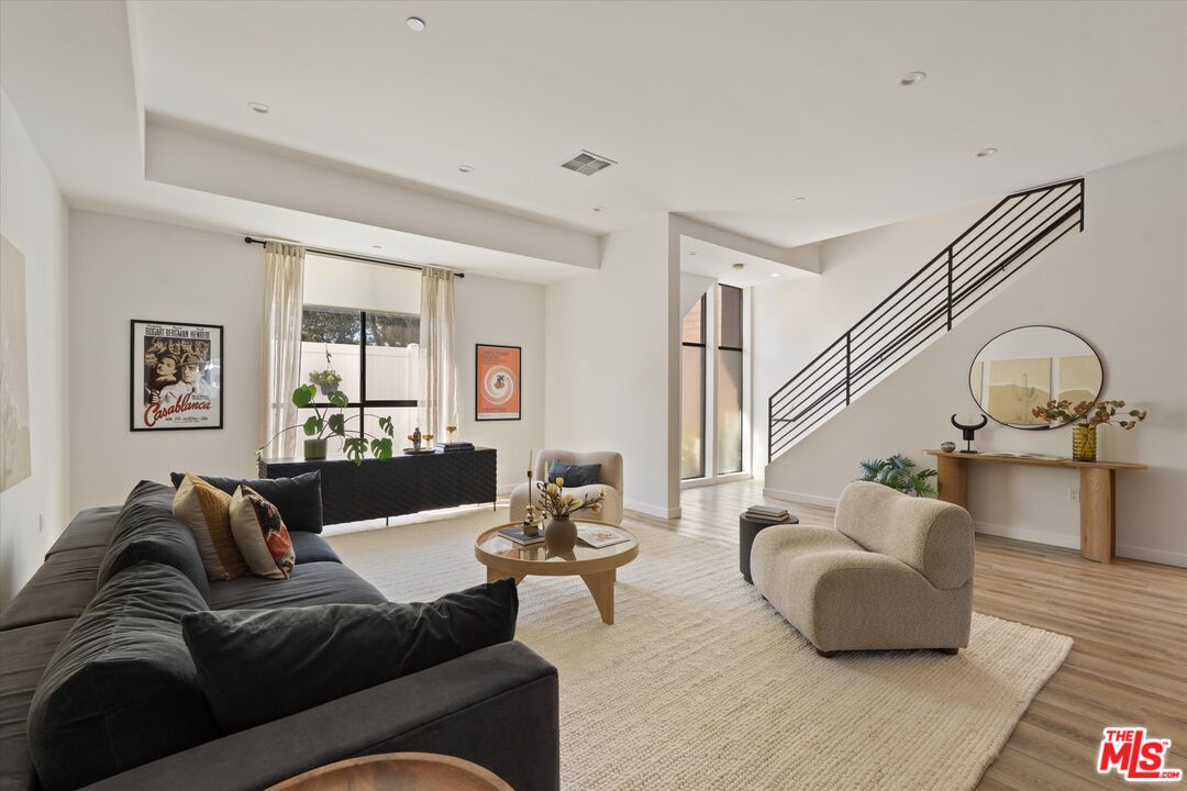 3961 Tilden Ave Unit: 3