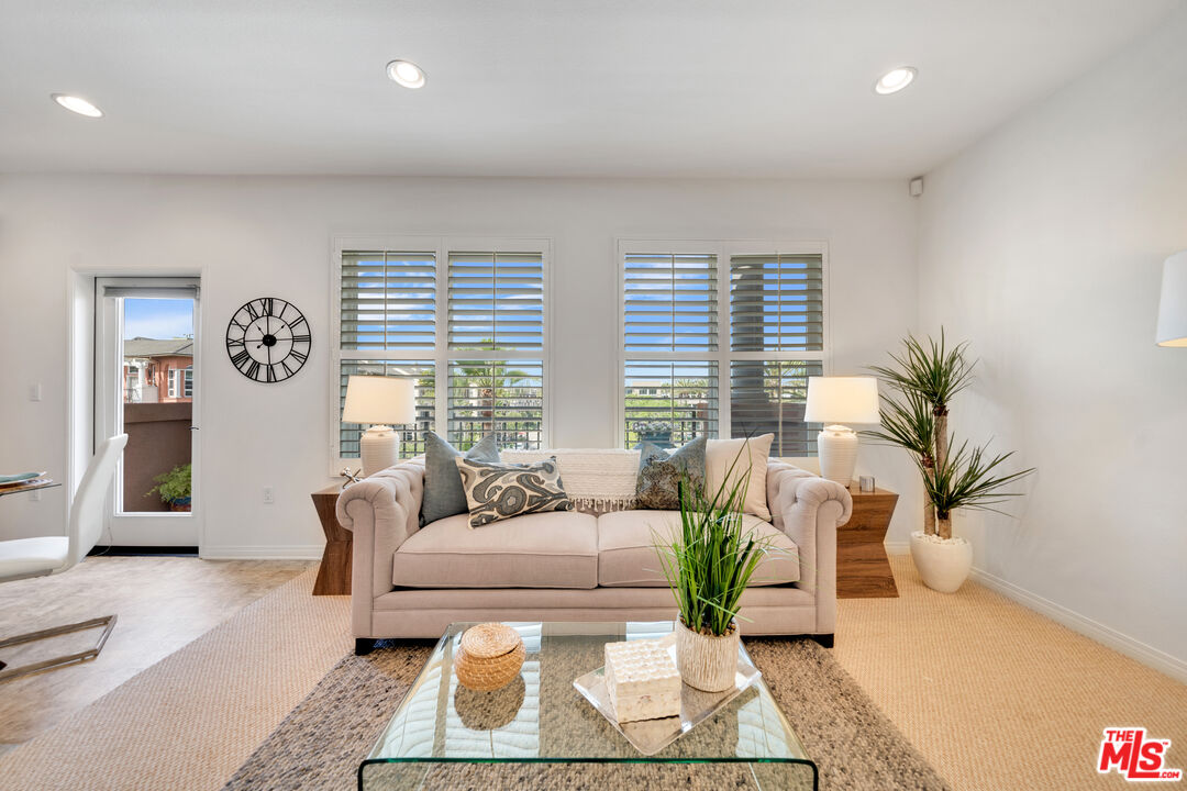 6020 Seabluff Dr Unit: 438