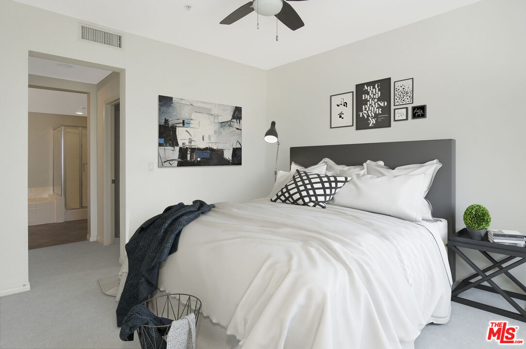 6020 Seabluff Dr Unit: 303
