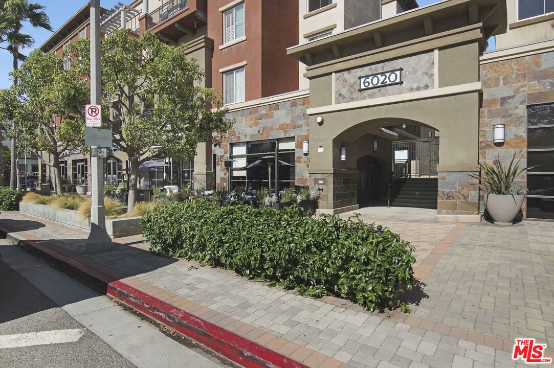 6020 Seabluff Dr Unit: 303