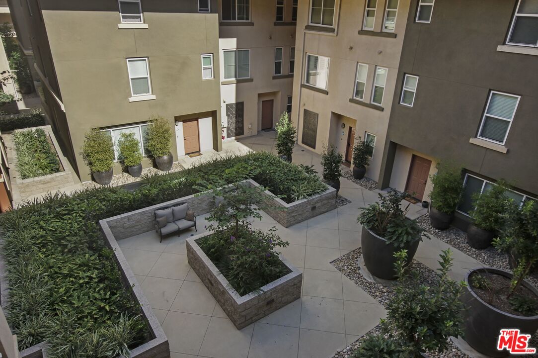 6020 Seabluff Dr Unit: 303