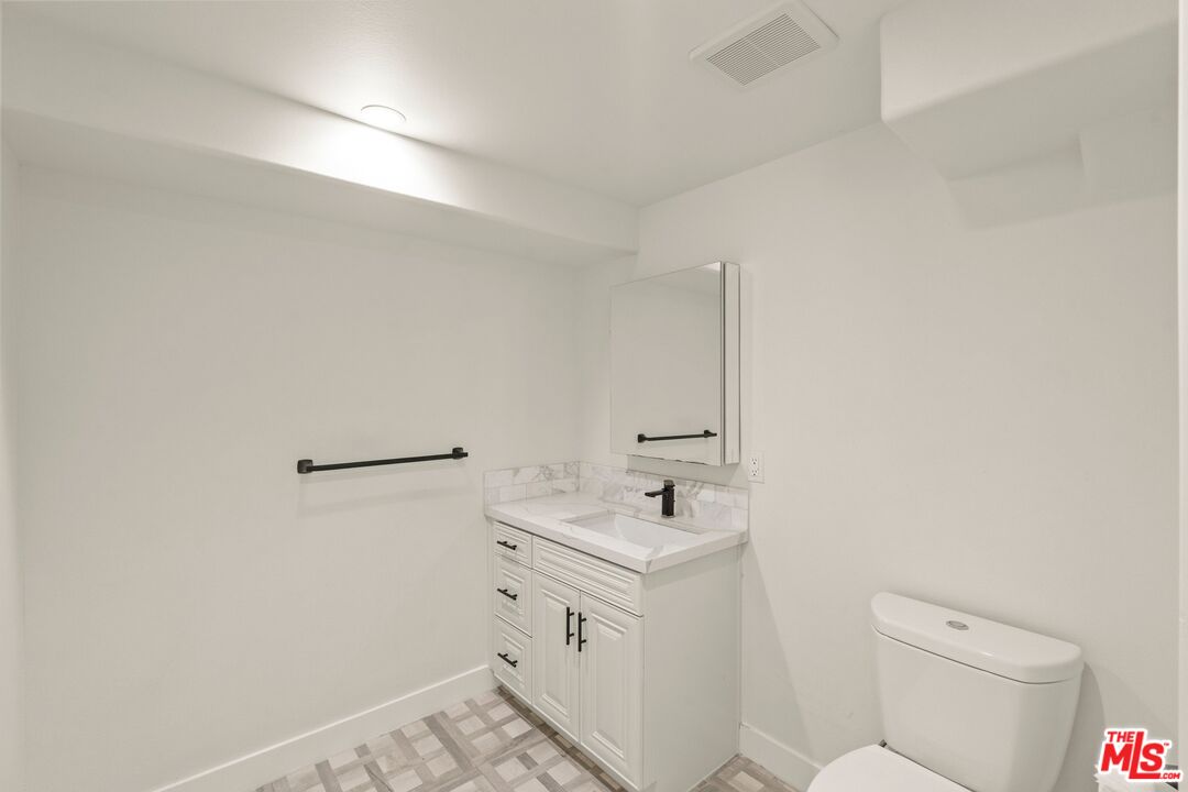 5019 Maplewood Ave Unit: 101
