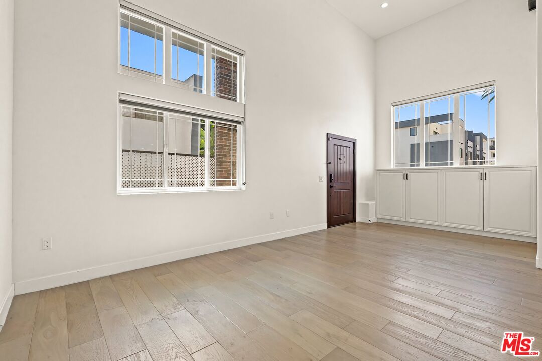 5019 Maplewood Ave Unit: 101