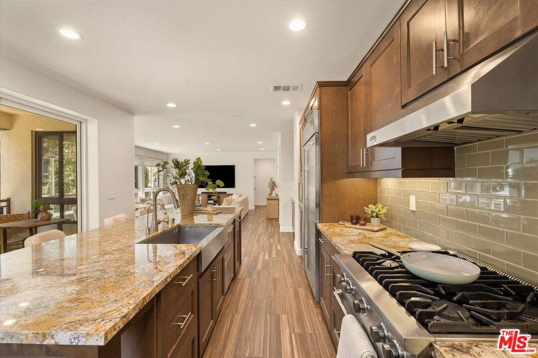 12883 Runway Rd Unit: 1