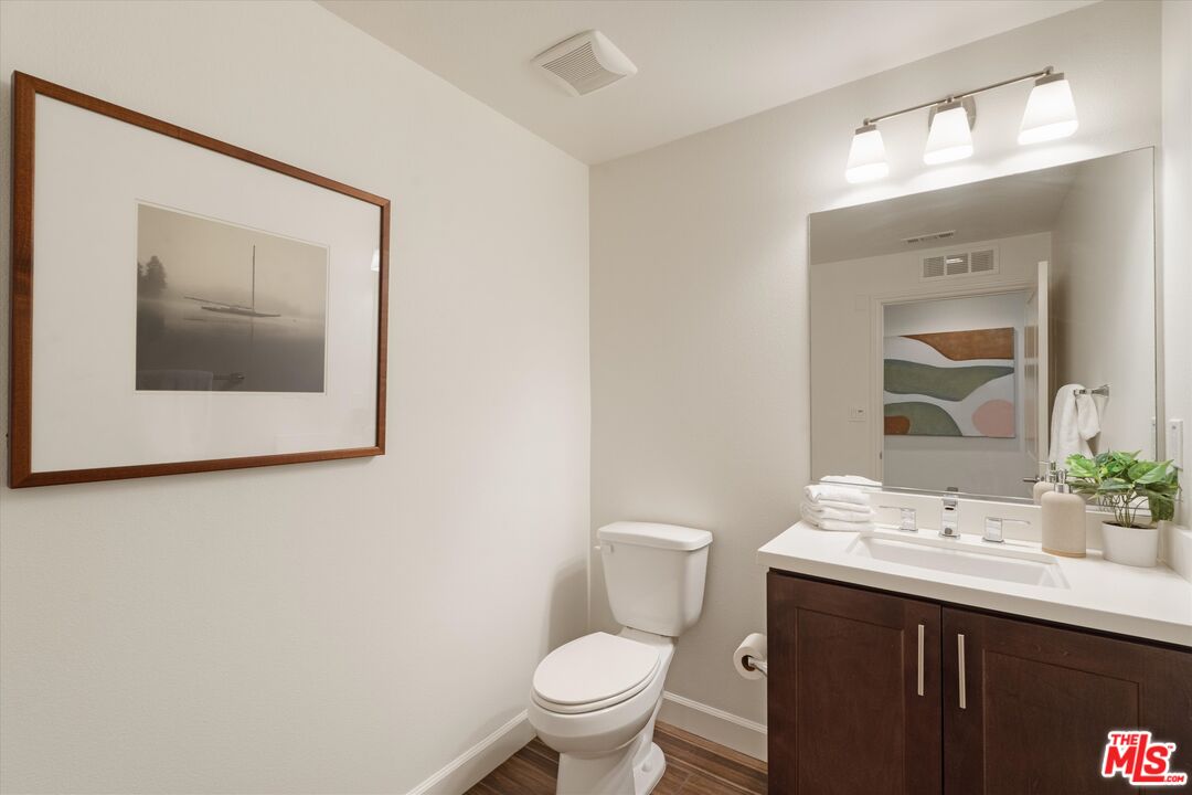 12883 Runway Rd Unit: 1