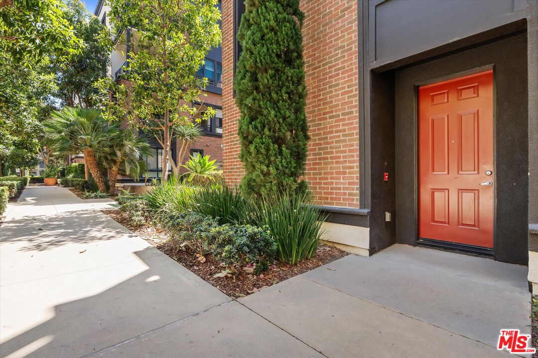 12883 Runway Rd Unit: 1