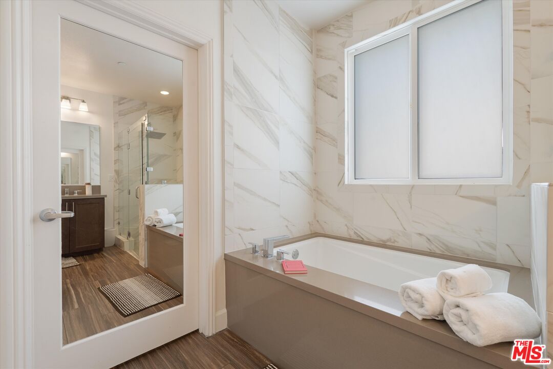 12883 Runway Rd Unit: 1