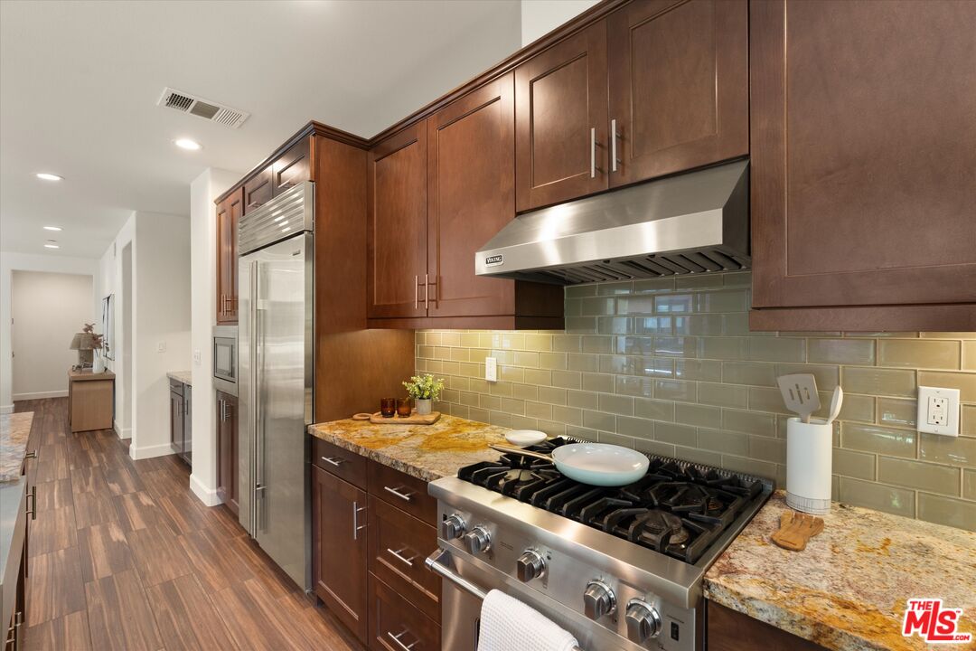 12883 Runway Rd Unit: 1