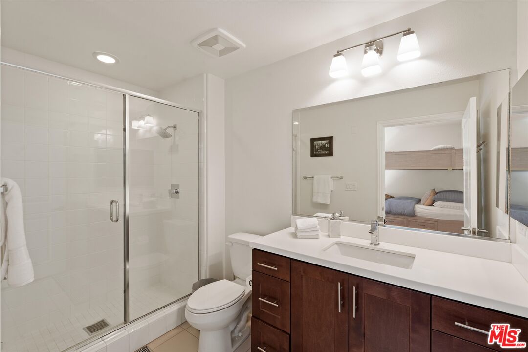 12883 Runway Rd Unit: 1