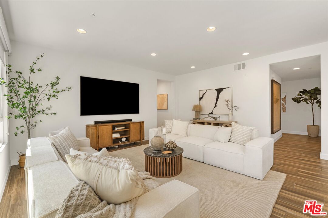 12883 Runway Rd Unit: 1