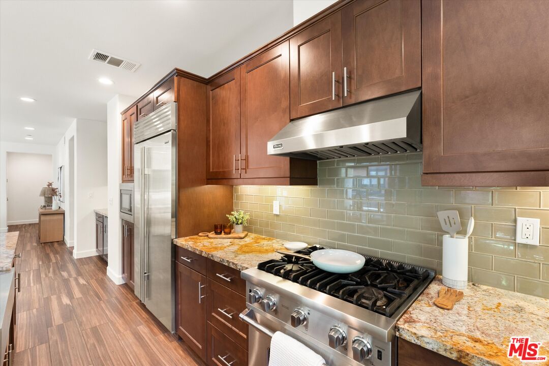 12883 Runway Rd Unit: 1