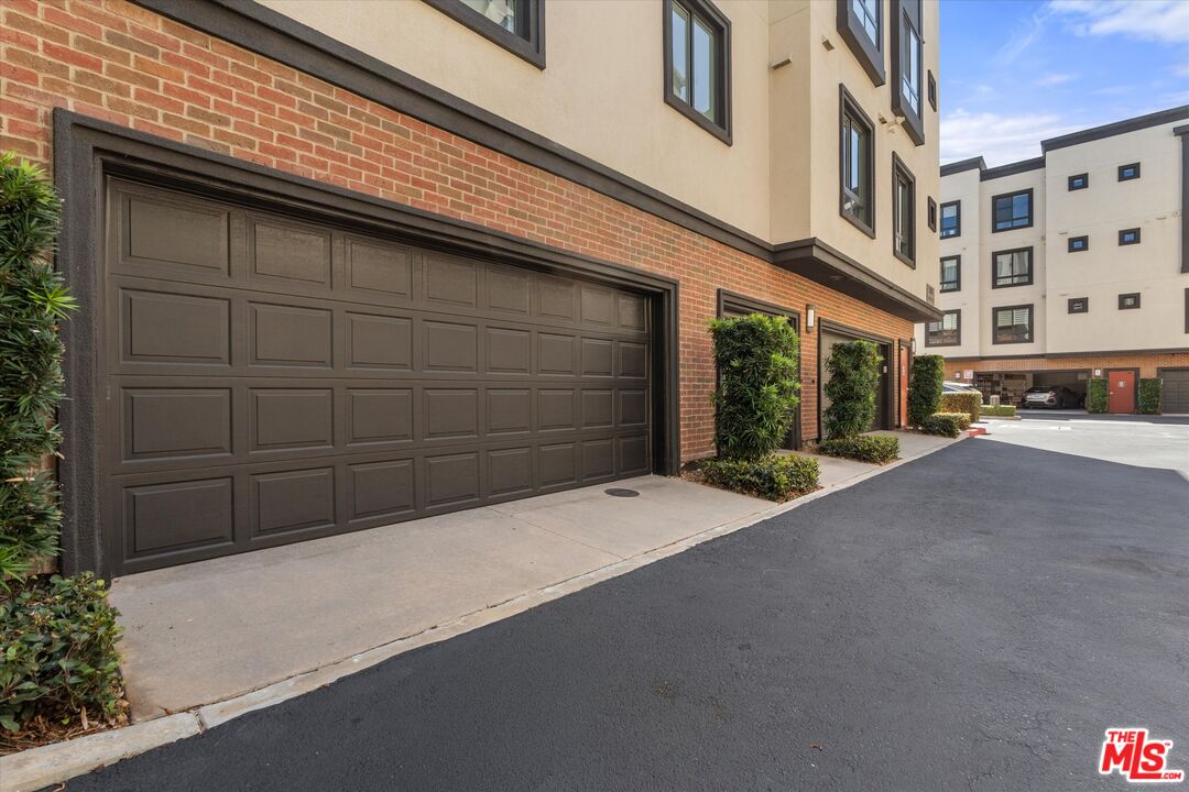 12883 Runway Rd Unit: 1