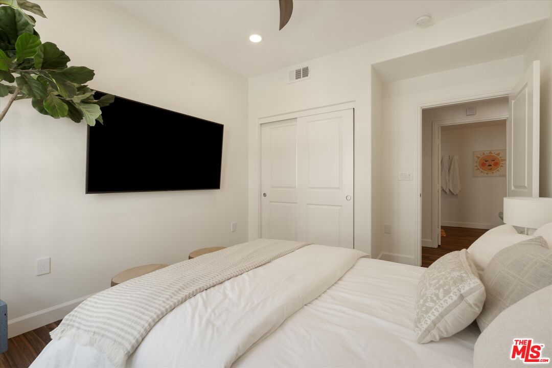 12883 Runway Rd Unit: 1