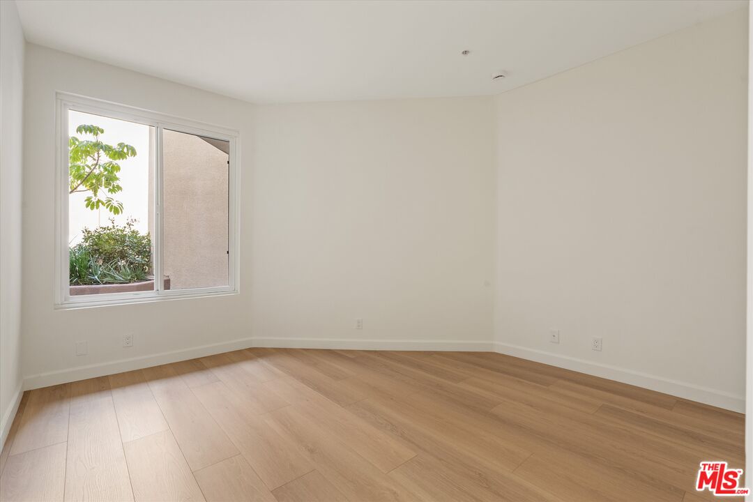 620 S Gramercy Pl Unit: 122