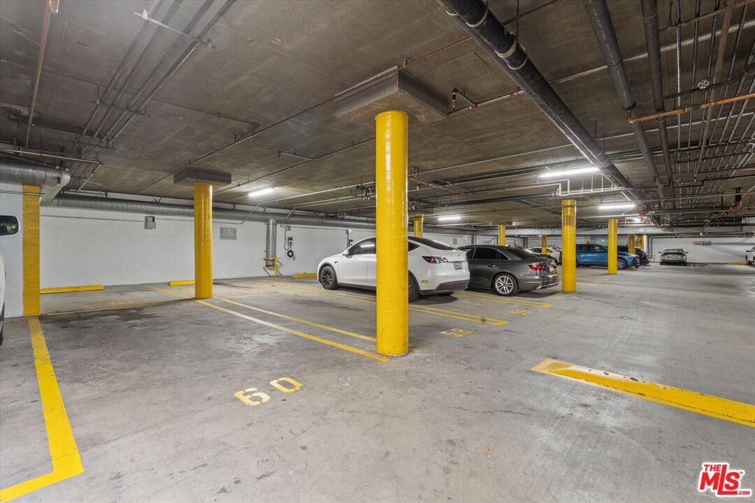 620 S Gramercy Pl Unit: 122